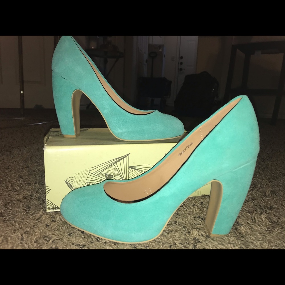 Kimchi Blue Vintage Style Heels- Color Mint